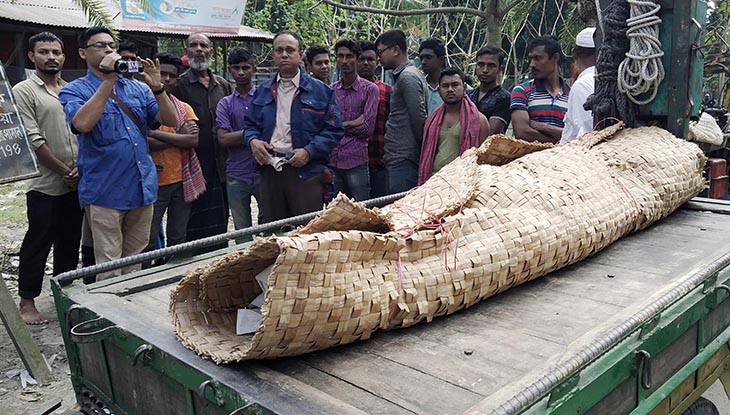 চিরকুট লিখে শিক্ষকের স্ত্রীর আত্মহত্যা