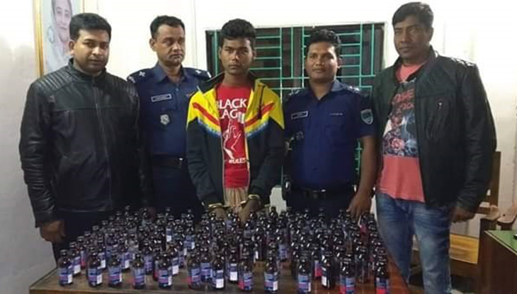 বেনাপোলে ফেনসিডিলসহ মাদক কারবারি আটক