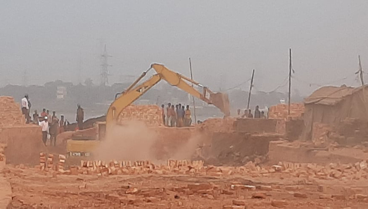 ৫টি ইটভাটাকে ২৫ লাখ টাকা জরিমানা