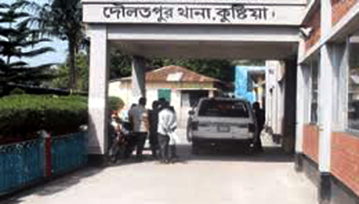 বালুভর্তি ট্রাক উল্টে কুষ্টিয়ায় ২ জনের প্রাণহানি