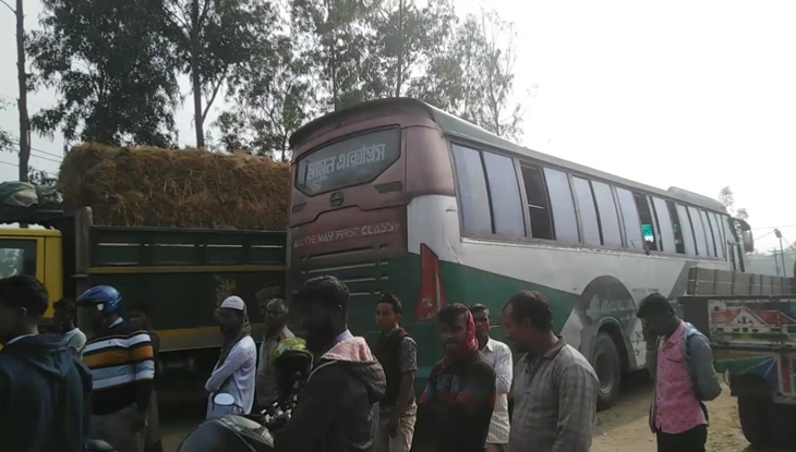 সিরাজগঞ্জে বাস চাপায় পথচারী নিহত