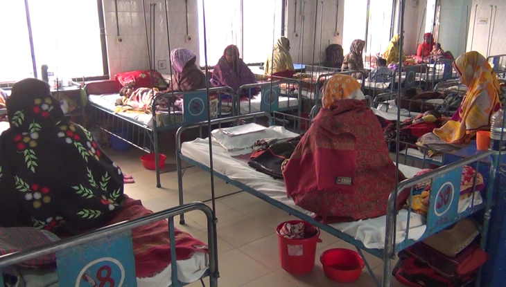 রোগীর চাপে ঠাঁই নেই শিশু হাসপাতালে