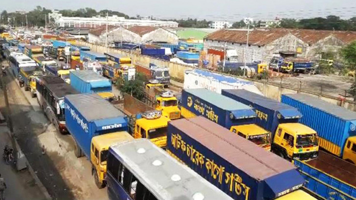 দেশের সর্ববৃহৎ স্থলবন্দর বেনাপোল বন্দরে আমদানি-রফতানিতে ধস