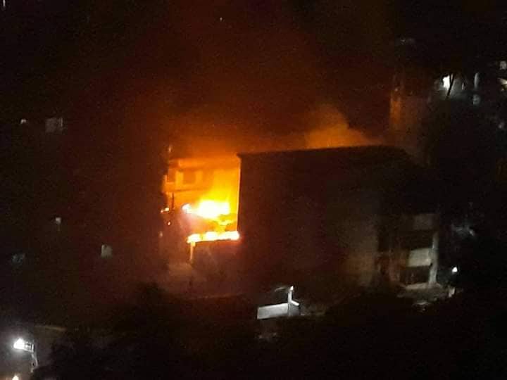 খুলনায় বেকারীর কারখানায় আগুন, নিয়ন্ত্রণে ৬ ইউনিট