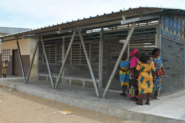 প্লাস্টিক বর্জ্য থেকে তৈরি ইটে বানানো হল স্কুল!