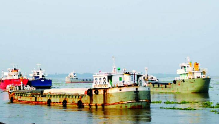 মোংলায় ৯ কার্গো জাহাজকে জরিমানা