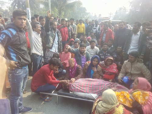 সাতক্ষীরা-খুলনা মহাসড়কে তালায় হাইওয়ে পুলিশের ধাওয়া খেয়ে থ্রি হুইলার মহেন্দ্র চালক নিহত