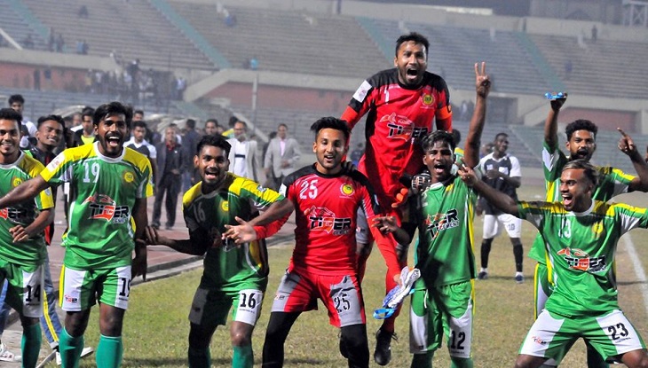 ইতিহাস গড়ে ফাইনালে রহমতগঞ্জ