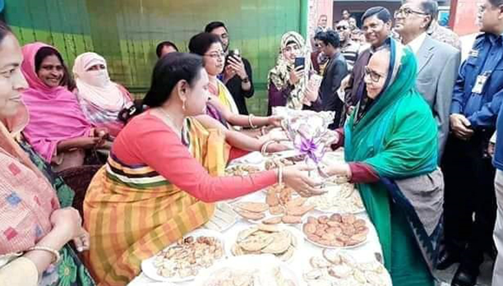 মোংলায় পিঠা উৎসব