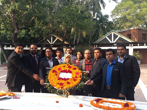 জাতির পিতার মাজারে যবিপ্রবির নব-নির্বাচিত শিক্ষক সমিতির পুস্পস্তবক অর্পণ