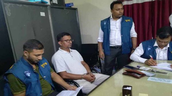 খুলনায় সহকারী কর কমিশনার মেজবাহ উদ্দিনের জামিন নামঞ্জুর করেছে আদালত