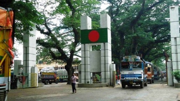 দুই দিন বন্ধ থাকার পর বেনাপোল পেট্রাপোল বন্দরে বাণিজ্য সচল