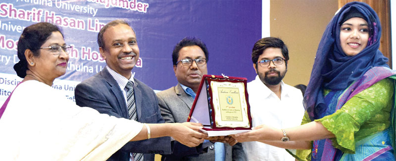 শিক্ষার্থীদের অন্তর্নিহিত শক্তি ও অসীম সম্ভাবনা জাগিয়ে তোলাই শিক্ষকের সার্থকতা : উপাচার্য