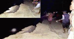 কয়রায় গভীর রাতে পাউবো’র বাঁধে ভাঙন