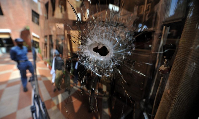 রক্তের দাগ মুছে সেই লাহোরেই নামছেন সাঙ্গাকারা