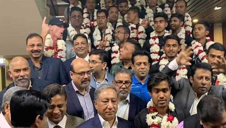 মিরপুর পৌঁছেছে বিশ্বকাপজয়ী টাইগাররা