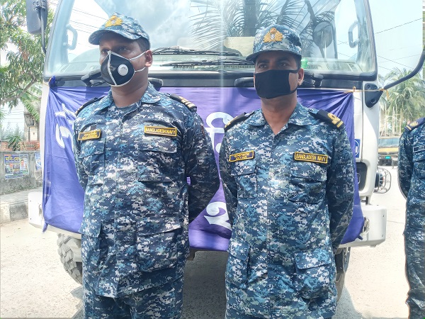 করোনাভাইরাস সংক্রমণ রোধে মোংলার মাঠে নৌবাহিনী