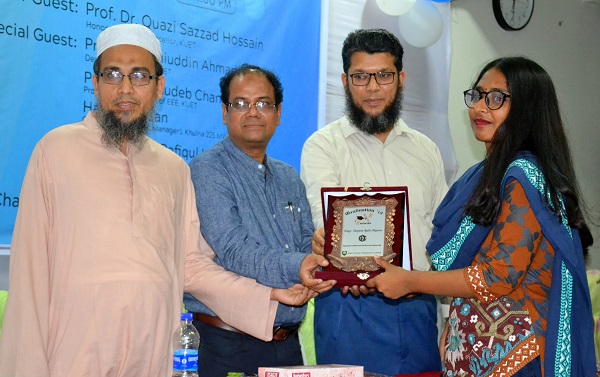 কুয়েটে ইলেকট্রিক্যাল এন্ড ইলেকট্রনিক ইঞ্জিনিয়ারিং বিভাগের শিক্ষার্থীদের বিদায় সংবর্ধনা ও নবীন বরণ অনুষ্ঠিত