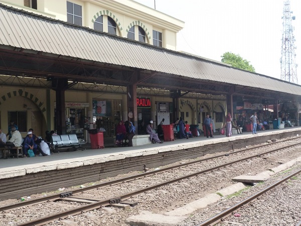 যশোর রেলওয়ে ষ্টেশনে কমেছে যাত্রী সংখ্যা