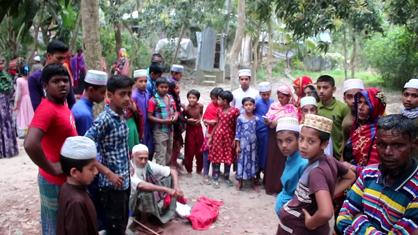 তালায় মসজিদের পুকুর থেকে নবজাতকের মরদেহ উদ্ধার
