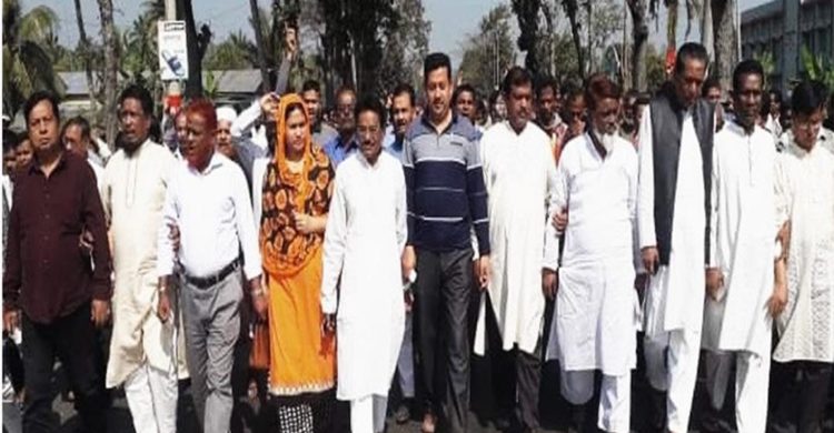 খুলনায় ভুয়া মালিকের হাত থেকে রক্ষায় বিক্ষোভ মিছিল ও সভা অনুষ্ঠিত