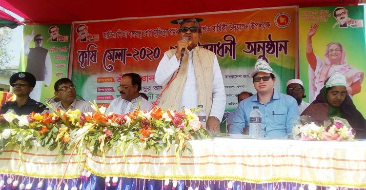 দাকোপে কৃষি মেলার উদ্বোধনে হুইপ