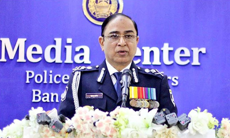 বাইরে গেলে সঙ্গে পরিচয়পত্র রাখুন: আইজিপি