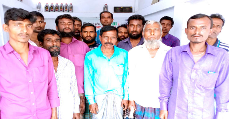 বন বিভাগের ভদ্রা ক্যাম্পের ওসি রবিউল কর্তৃক নির্যাতনের শিকার হচ্ছে সুন্দরবনের জেলেরা!