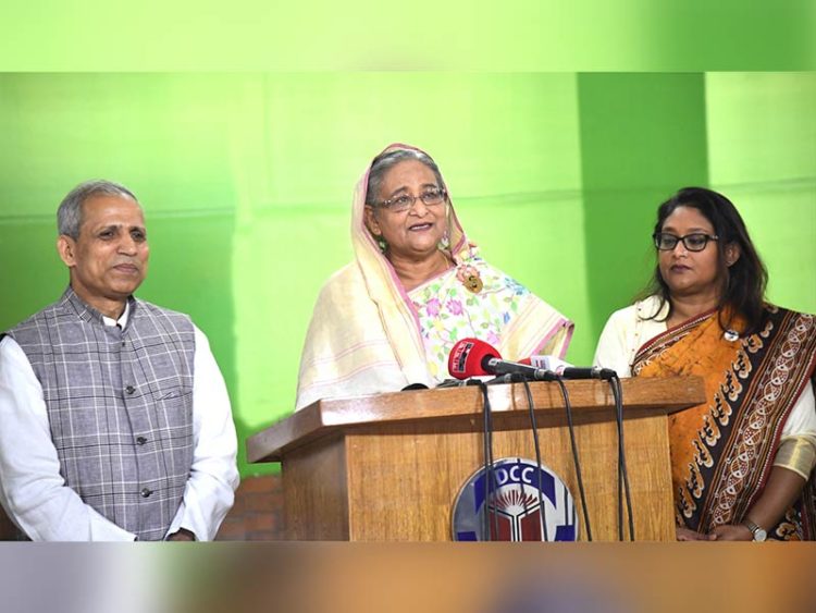 বাড়তি জিনিস কেনা থেকে বিরত থাকুন: প্রধানমন্ত্রী