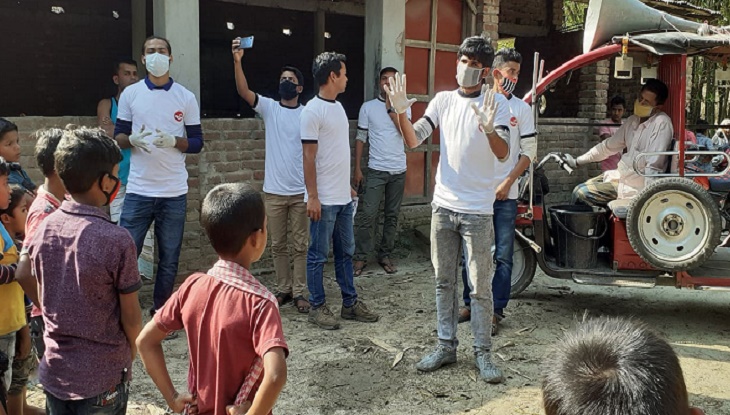 করোনা প্রতিরোধে গ্রামে গ্রামে শিক্ষার্থীদের প্রচারণা