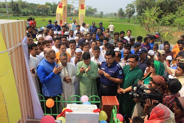 তালায় বঙ্গবন্ধুর জন্মশতবার্ষিকীতে জেলা সীমানা গেইট উদ্বোধন