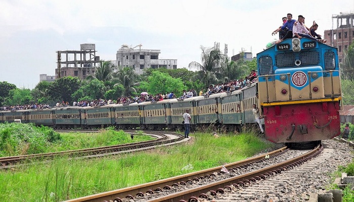 দেশের সব ট্রেন বন্ধ ঘোষণা