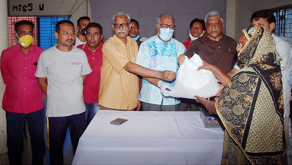 অসহায় মানুষের জন্য সরকারের ত্রাণ সহায়তা অব্যাহত থাকবে : সিটি মেয়র