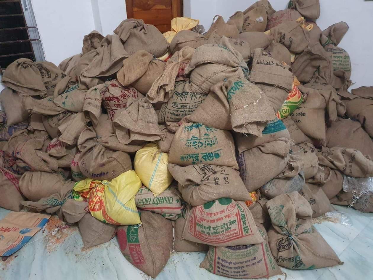 গোপালগঞ্জের গোবরায় অসহায়দের পাশে “সুর্য শিশির ফাউন্ডেশন”