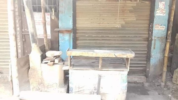 কলারোয়ায় বেকার হয়ে পড়েছেন চা বিক্রেতা ও সেলুন কর্মীরা