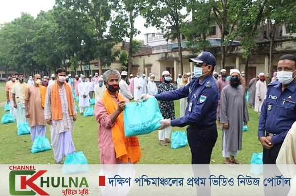 করোনা সংকটে ঝিনাইদহ পুলিশ সুপারের নজর এড়িয়ে যায়নি ইমাম পুরোহিতদের উপর থেকেও