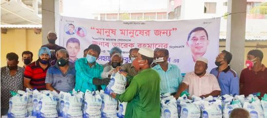 বিএনপির  কেন্দ্রীয় নেতা রকিবুল ইসলাম বকুলের পক্ষে নগরীর ৯নং ওয়ার্ডে দুস্থদের মাঝে ত্রাণ সামগ্রী বিতরণ