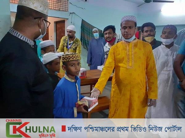 নগর ছাত্রলীগ সাধারণ সম্পাদক রাসেলের উদ্যোগে খাদ্য ও ইফতার বিতরণ