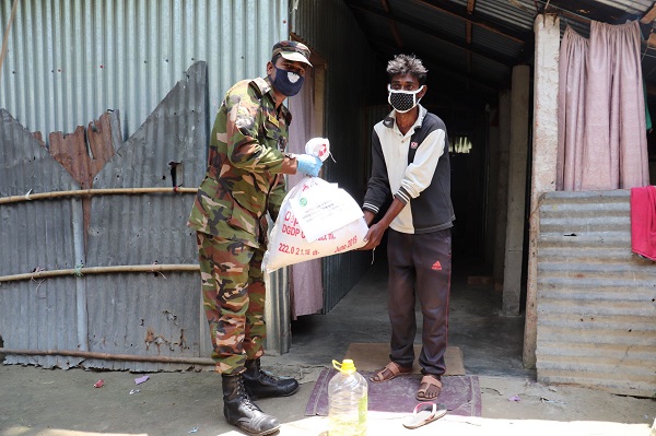 আর্টডকের ব্যবস্থাপনায় দরিদ্র পরিবারে শুকনো খাবার বিতরণ