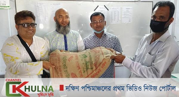 মোংলায় পশুর রিভার ওয়াটারকিপারের খাদ্য সহায়তা প্রদাণ