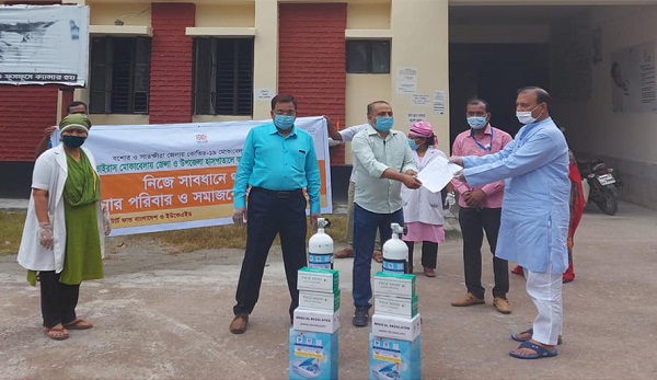 তালা হাসপাতালে উত্তরণের চিকিৎসা সামগ্রী প্রদান