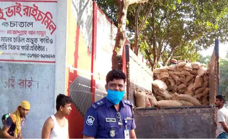 সরকারি গুদাম থেকে পাচার করা ৫৫৫ বস্তা চাল জব্দ