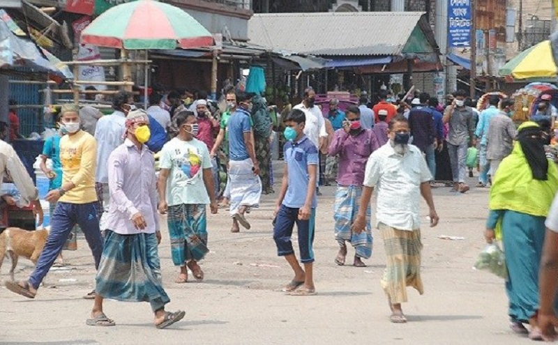 লকডাউন: নিয়ম ভাঙার হিড়িক, বাড়ছে শঙ্কা