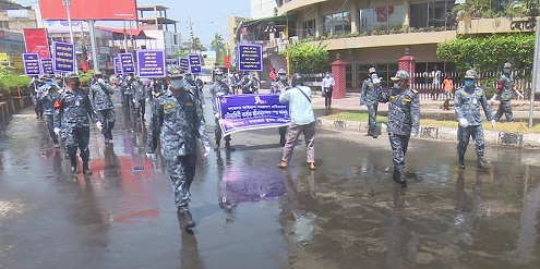 খুলনায় নৌবাহিনীর জনসচেতনতামূলক র‌্যালি ও ত্রাণ বিতরণ