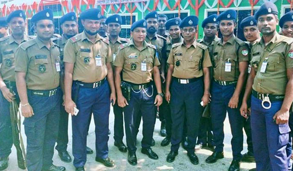 করোনা ঝুঁকিতে খুলনা রেলওয়ের নিরাপত্তা বাহিনী(আরএনবি)র সদস্যরা