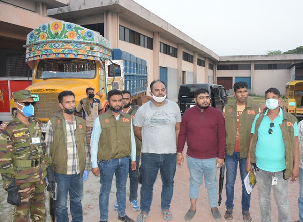 যশোরে ত্রাণের সেই চাল চুরির প্রমাণ মেলেনি মামলা খারিজ, দু’জনই মুক্ত