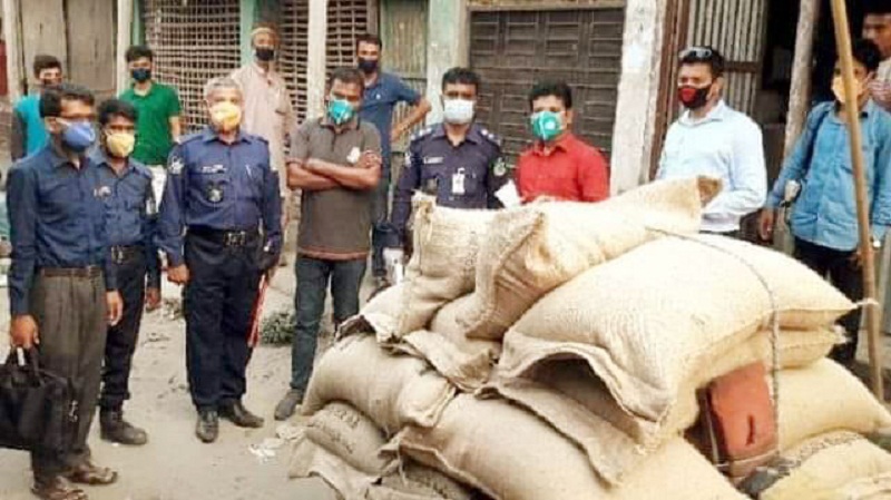 ২ বস্তা আছে, অভিযানে হতদরিদ্রের ১৬ বস্তা চাল উদ্ধার
