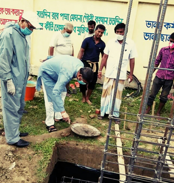 মাগুরা আদর্শ কলেজ প্রাঙ্গনে শহীদ মিনারের ভিত্তি প্রস্তরের উদ্বোধন করেন এমপি সাইফুজ্জামান শিখর