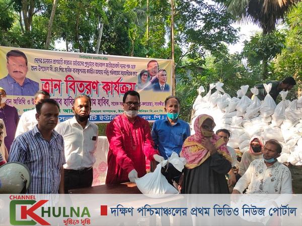 তালায় বিএনপির ত্রাণ বিতরণ কার্যক্রম অব্যাহত