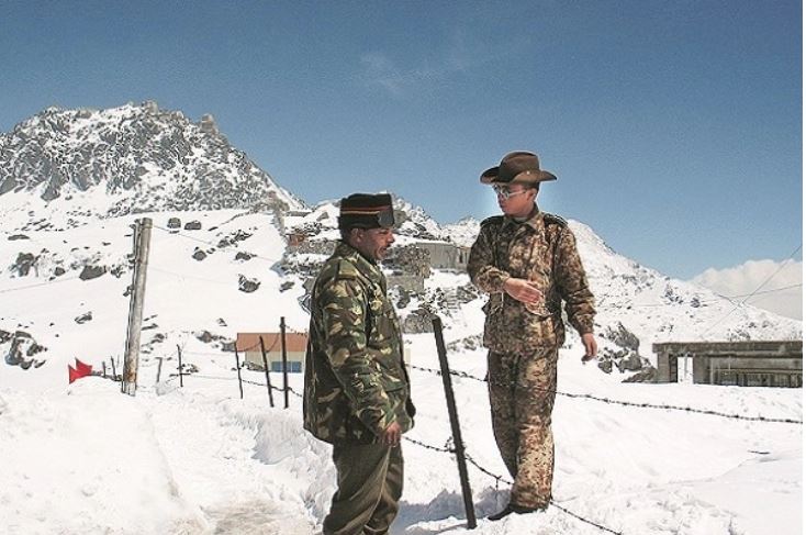 লাদাখ সীমান্তে সৈন্য বাড়াচ্ছে ভারত